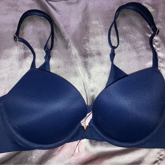 Victoria’s Secret Matching Bra & Panty Set - Picture 2 of 9